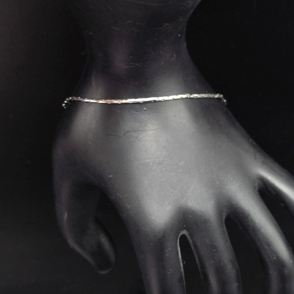 Napier Silver Tone Thin Chain Bracelet Vintage Costume Jewelry